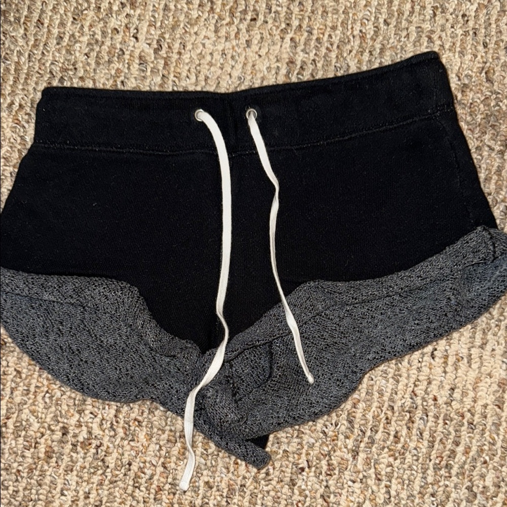 Forever 21 Small Women's Black and Gray Shorts
